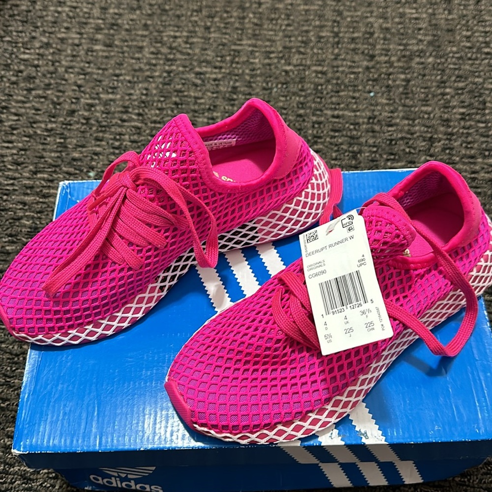 Adidas - Picture 2 of 5